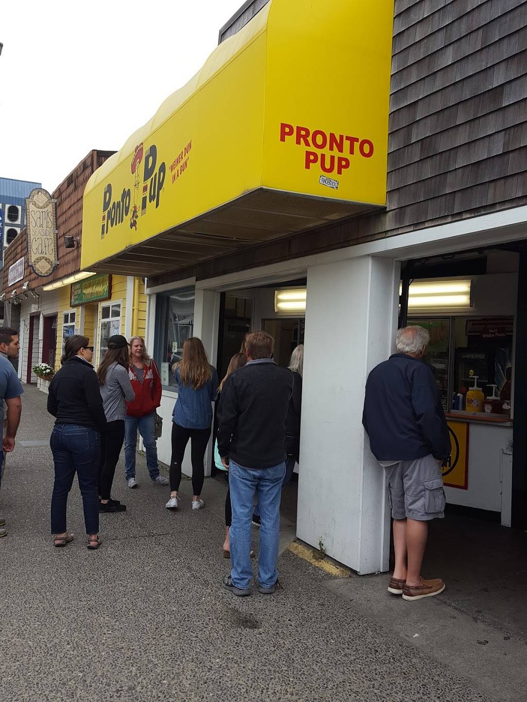 Pronto Pup | restaurant | 110 Broadway St, Seaside, OR 97138, USA | 5037385540 OR +1 503-738-5540