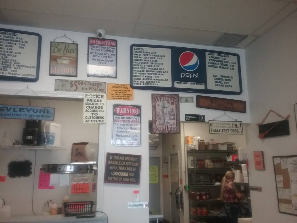 Wright Dawgs | restaurant | 1228 Country Club Rd, Fairmont, WV 26554, USA | 3043680834 OR +1 304-368-0834