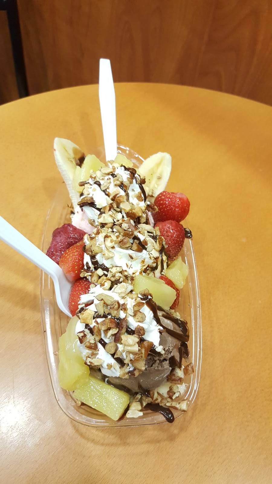 Cold Stone | bakery | 45999 Regal Plaza #100, Sterling, VA 20165, USA | 5713232777 OR +1 571-323-2777