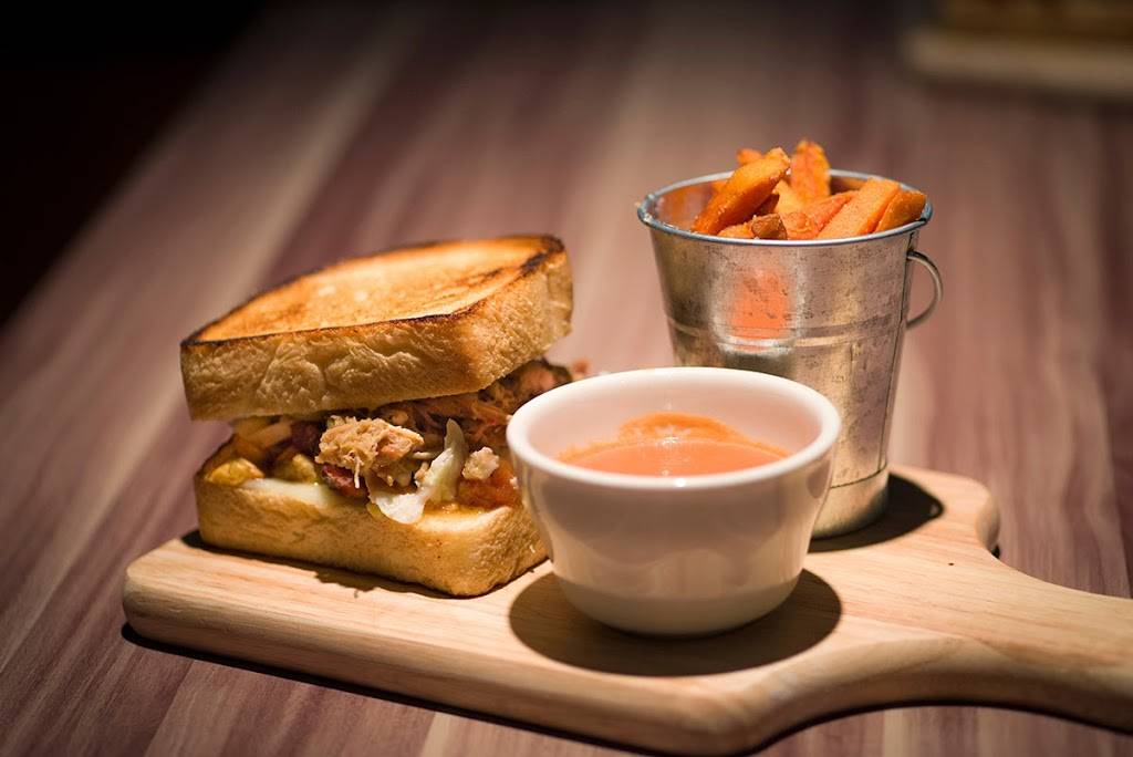 The Yard | restaurant | 736 Bellefonte St, Pittsburgh, PA 15232, USA | 4127096351 OR +1 412-709-6351