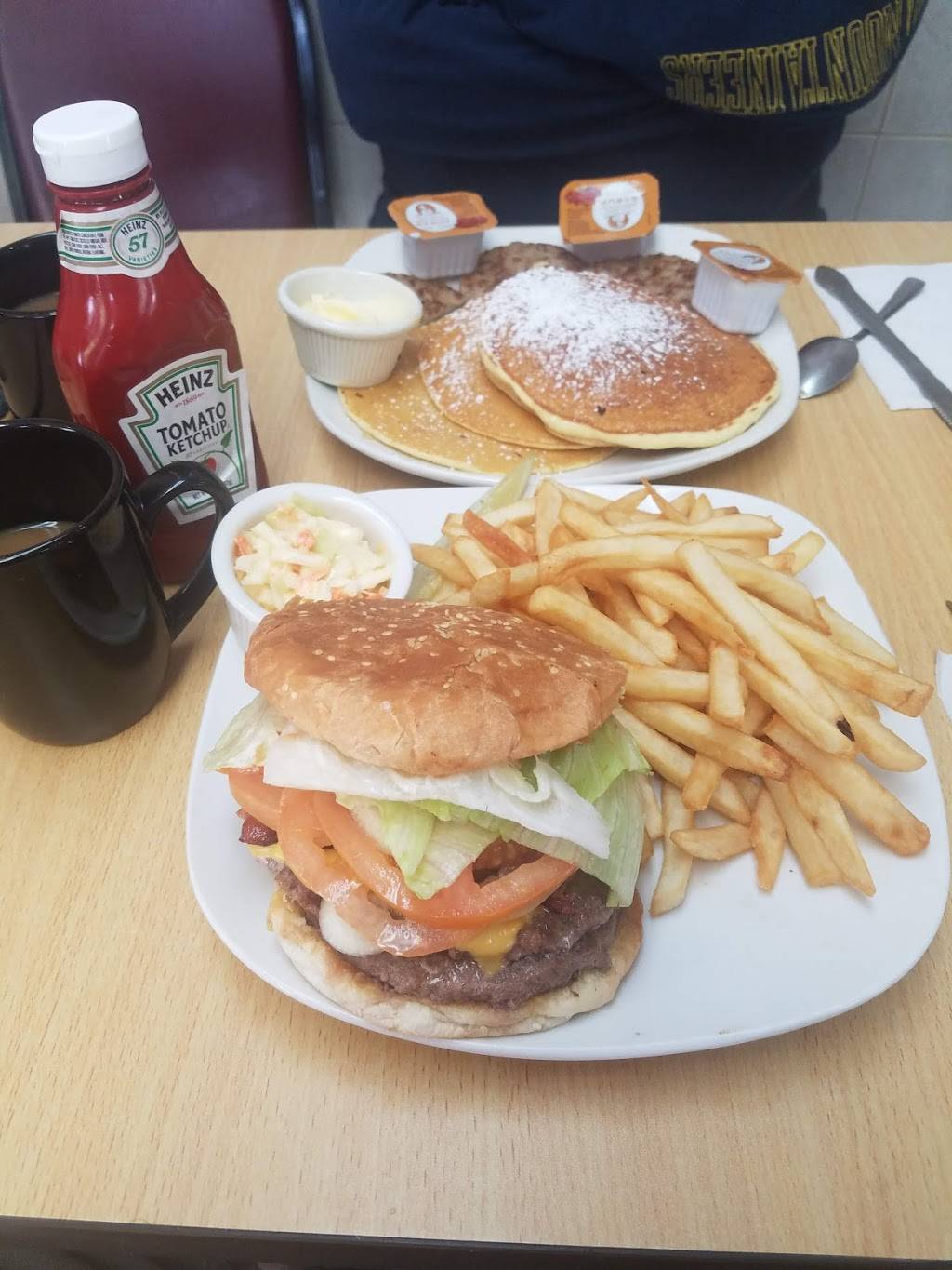 Our Place Restaurant | restaurant | 104 Manalapan Rd, Spotswood, NJ 08884, USA | 7322518800 OR +1 732-251-8800