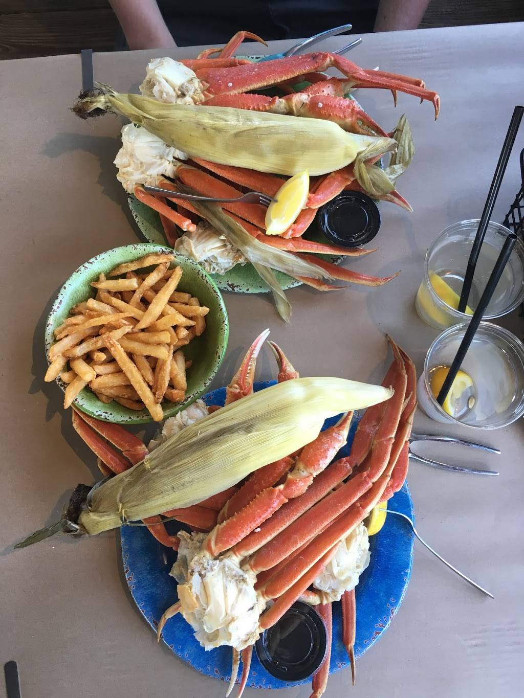 Sneaky Petes | restaurant | 12913 Ocean Gateway, Ocean City, MD 21842, USA | 4102131771 OR +1 410-213-1771