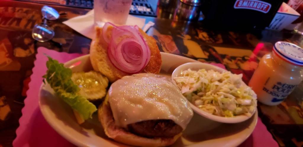 Sneekers Cafe | restaurant | 568 Poquonnock Rd, Groton, CT 06340, USA | 8604451967 OR +1 860-445-1967