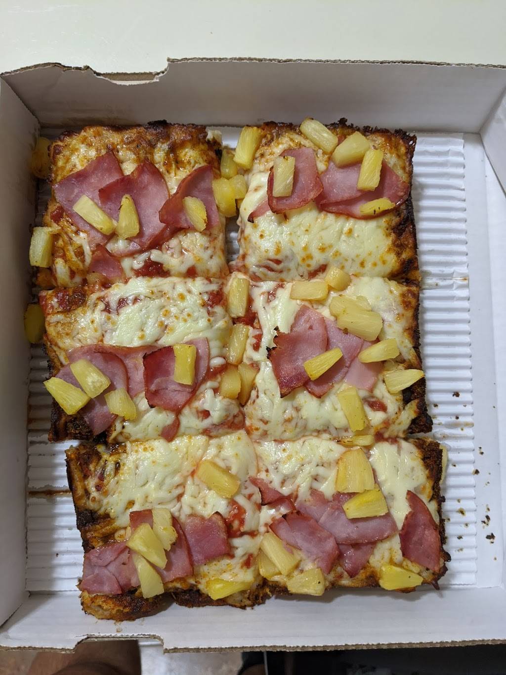 Gibbys pizza | restaurant | 17818 E Thirteen Mile Rd, Roseville, MI 48066, USA | 5865859492 OR +1 586-585-9492