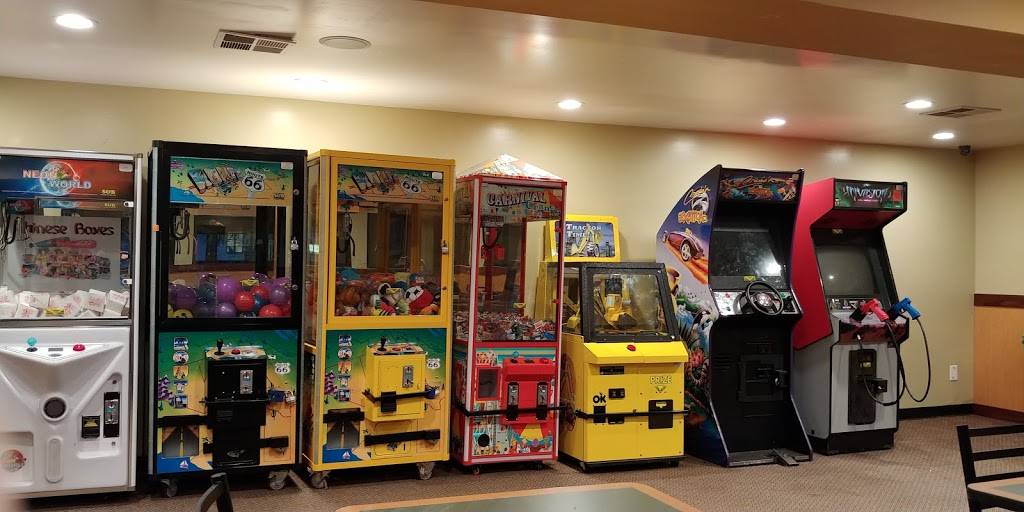 Round Table Pizza | meal delivery | 398 Grand Ave, Oakland, CA 94610, USA | 5108344444 OR +1 510-834-4444