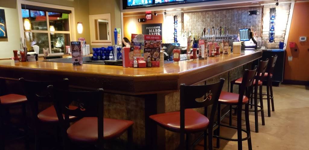 Chilis Grill & Bar | meal takeaway | 2015 Birch Rd Ste 2400, Chula Vista, CA 91915, USA | 6194825551 OR +1 619-482-5551