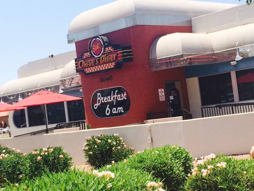 Chases Diner | restaurant | 2040 N Alma School Rd, Chandler, AZ 85224, USA | 4808553663 OR +1 480-855-3663