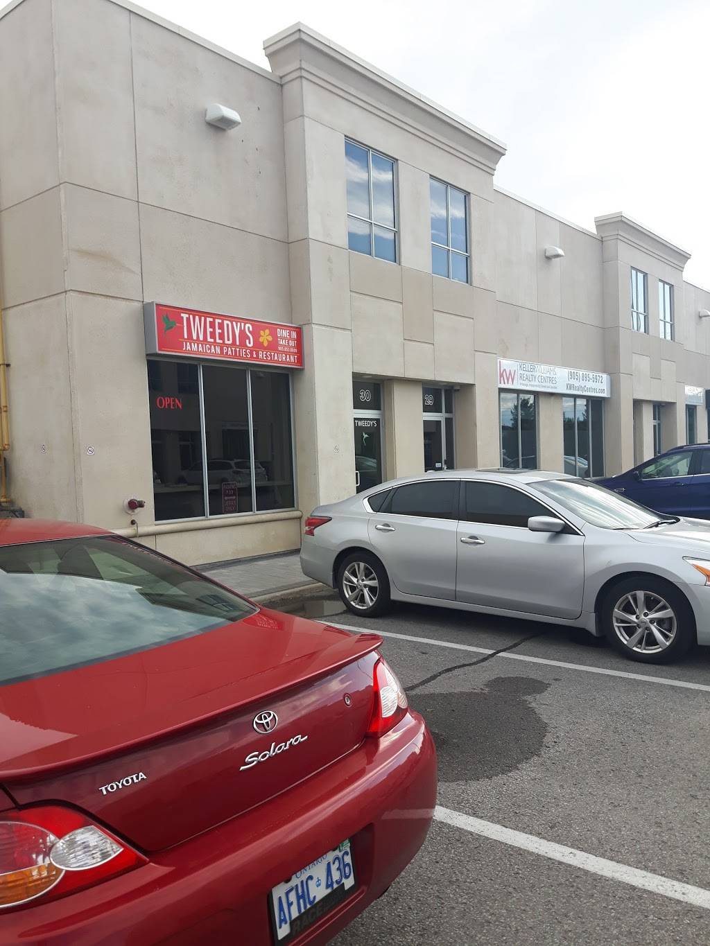 Tweedys | restaurant | 16945 Leslie St #30, Newmarket, ON L3Y 9A2, Canada | 9058530899 OR +1 905-853-0899