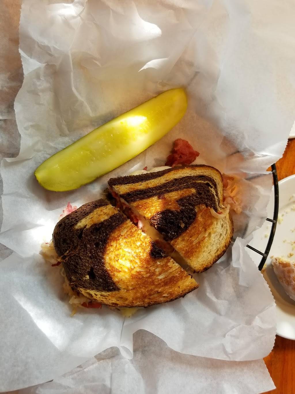 Hole In One Breakfast & Lunch | bakery | 98 MA-6A, Orleans, MA 02653, USA | 5082553740 OR +1 508-255-3740