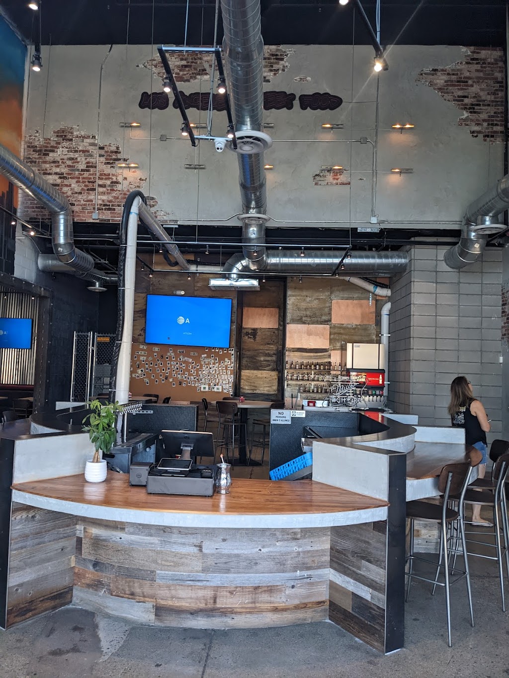 Dirt Dog- Sahara Ave | restaurant | 5105 E Sahara Ave unit 120, Las Vegas, NV 89142, USA | 7024763921 OR +1 702-476-3921