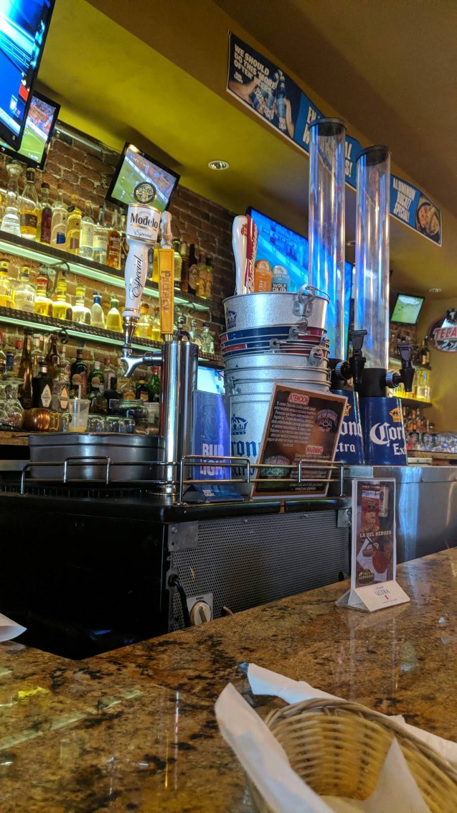 Los Tres Hermanos Restaurant Bar and Grill | restaurant | 6269 Van Nuys Blvd, Van Nuys, CA 91401, USA | 8187867600 OR +1 818-786-7600