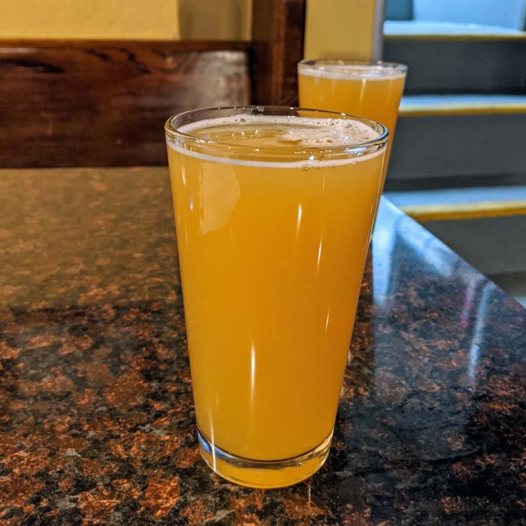 Ds Six Pax and Dogz | restaurant | 1118 S Braddock Ave, Swissvale, PA 15218, USA | 4122414666 OR +1 412-241-4666