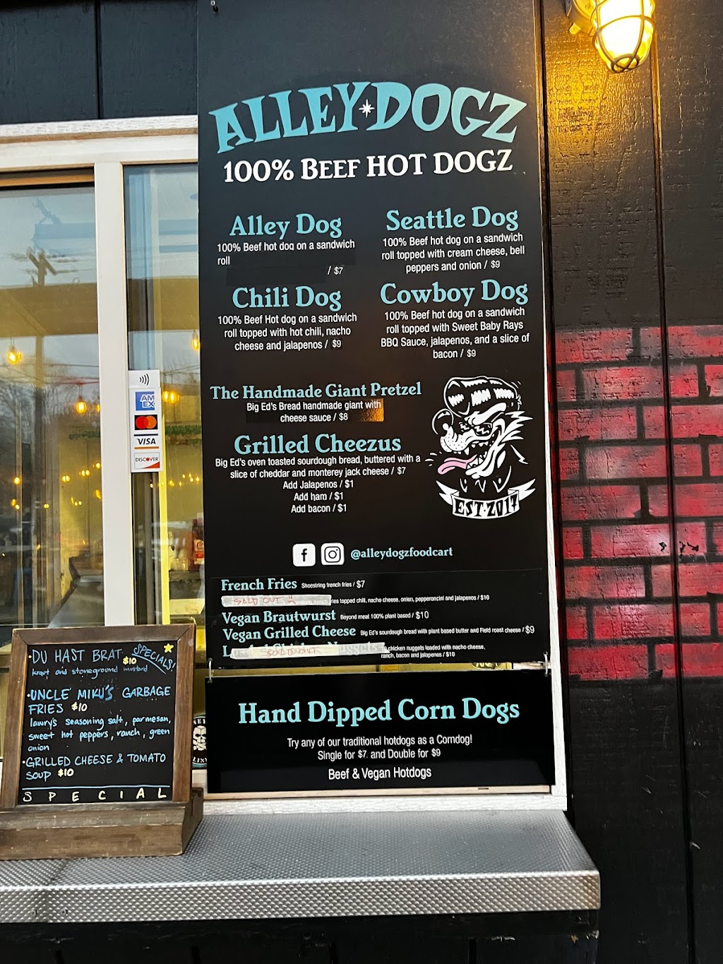 Alley Dogz | restaurant | 1661 NE 4th St, Bend, OR 97701, USA | 5414103015 OR +1 541-410-3015