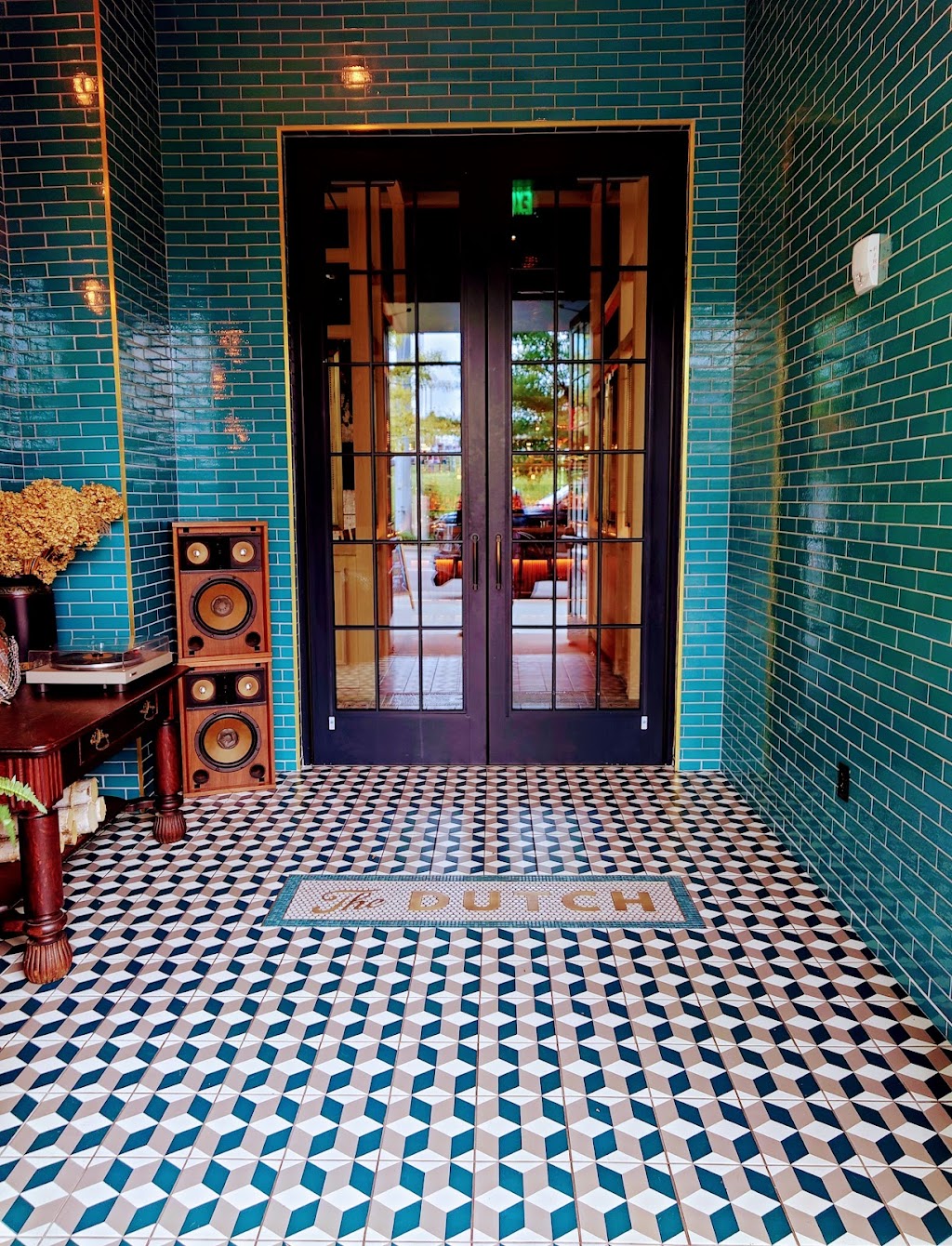 The Dutch | restaurant | 300 12th Ave S, Nashville, TN 37203, USA | 6153799000 OR +1 615-379-9000