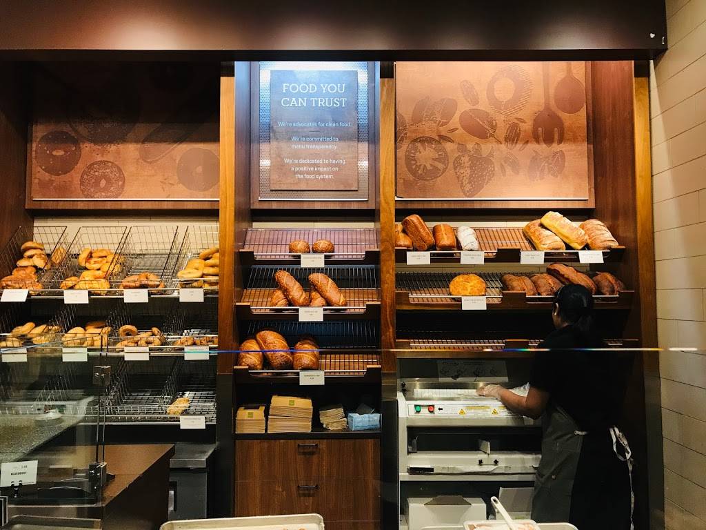 Panera Bread | bakery | 320 W Hunt Club Rd, Ottawa, ON K2E 1A5, Canada | 6132740888 OR +1 613-274-0888