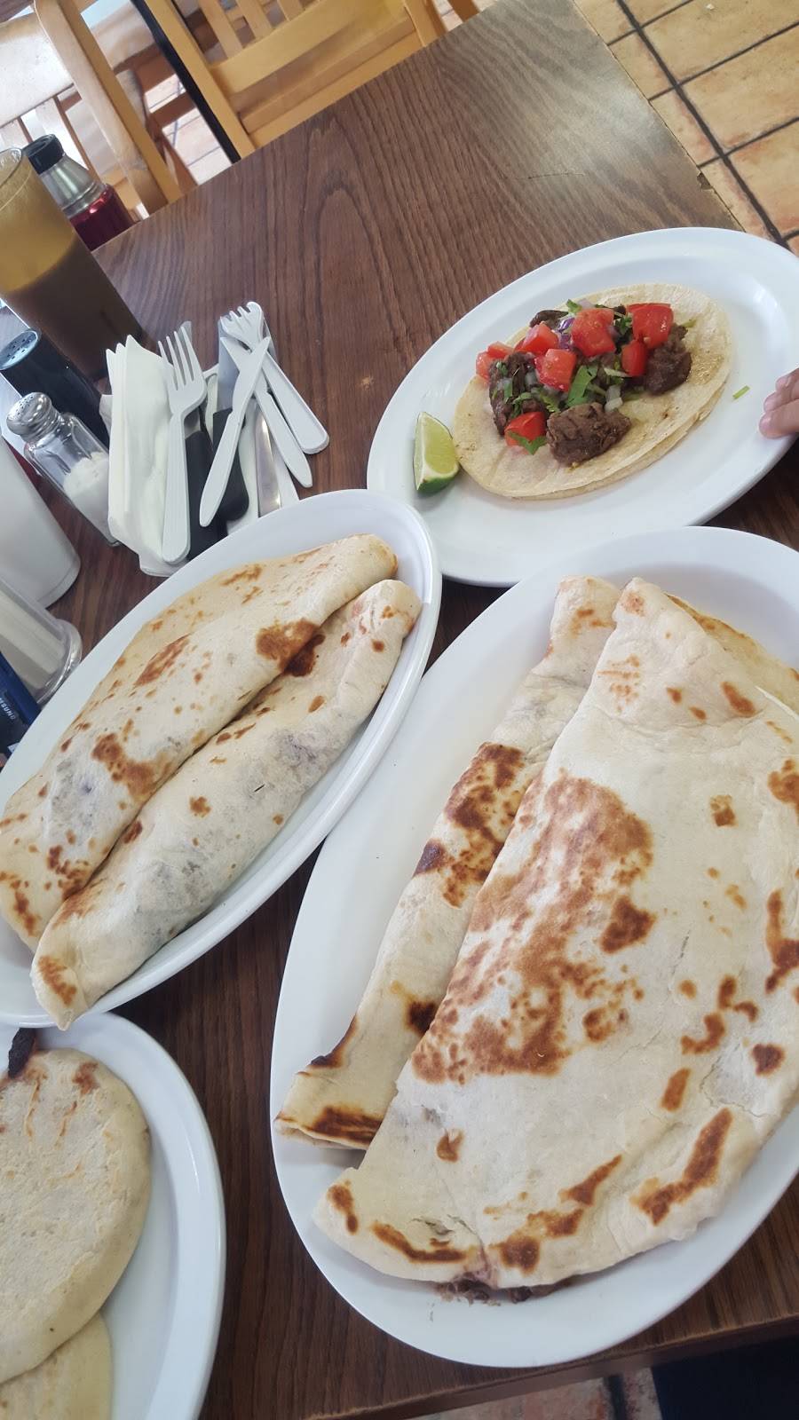 Irenes Pupusas | restaurant | 2218 University Blvd E, Langley Park, MD 20783, USA | 3014311550 OR +1 301-431-1550