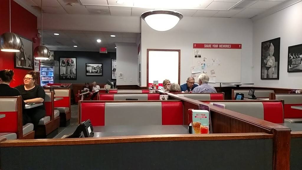 Friendlys | restaurant | 519 Heritage Rd, Southbury, CT 06488, USA | 2032648858 OR +1 203-264-8858