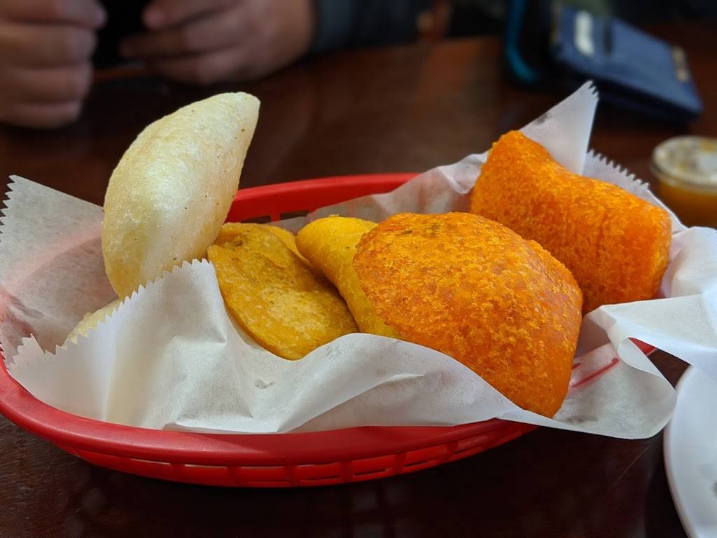 La Placita Restaurant & Bakery | restaurant | 6700 Stirling Rd, Hollywood, FL 33024, USA | 9549860550 OR +1 954-986-0550