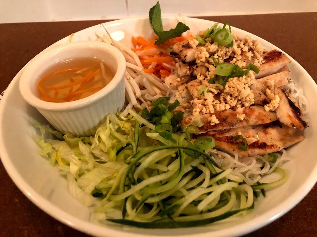 Beantown Pho & Grill | restaurant | 272 Newbury St, Boston, MA 02116, USA | 8572638440 OR +1 857-263-8440