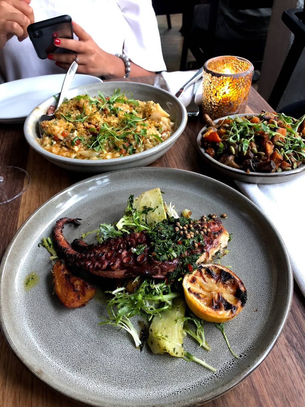 Makro Pêcheries | restaurant | 1726 Rue Notre-Dame Ouest, Montréal, QC H3J 1M3, Canada | 5143796002 OR +1 514-379-6002