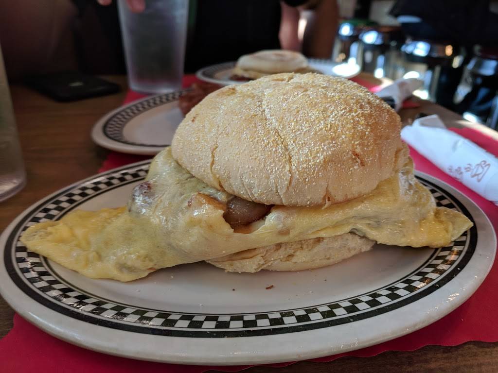 Club Diner | restaurant | 145 Dutton St, Lowell, MA 01852, USA | 9784521679 OR +1 978-452-1679