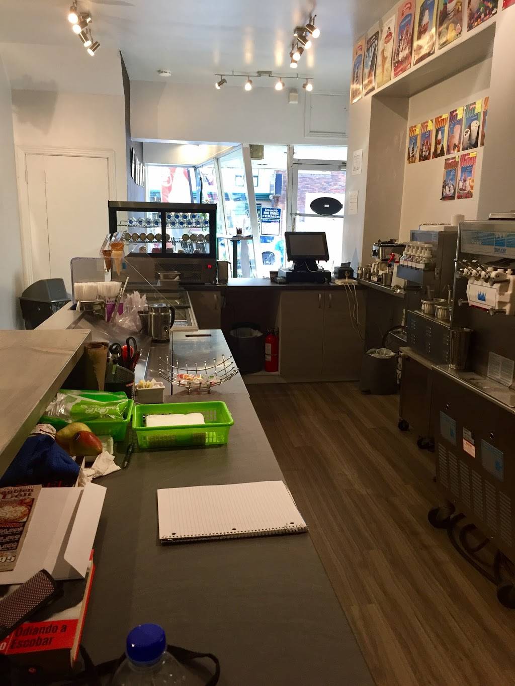Crèmerie et délices du quartier | restaurant | 4272 Rue Beaubien E, Montréal, QC H1T 1S6, Canada | 5143796556 OR +1 514-379-6556