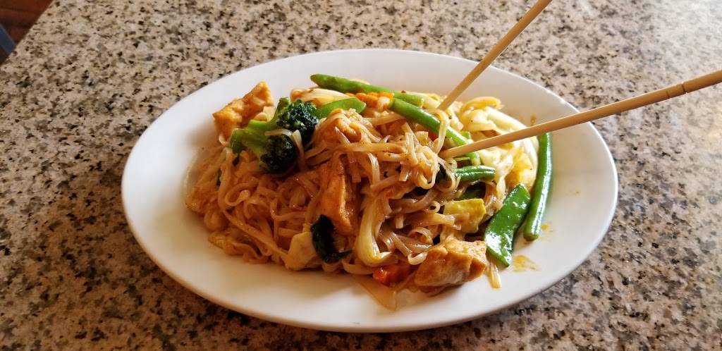 Thai Place | restaurant | 371 Main St, Sturbridge, MA 01566, USA | 5083472999 OR +1 508-347-2999