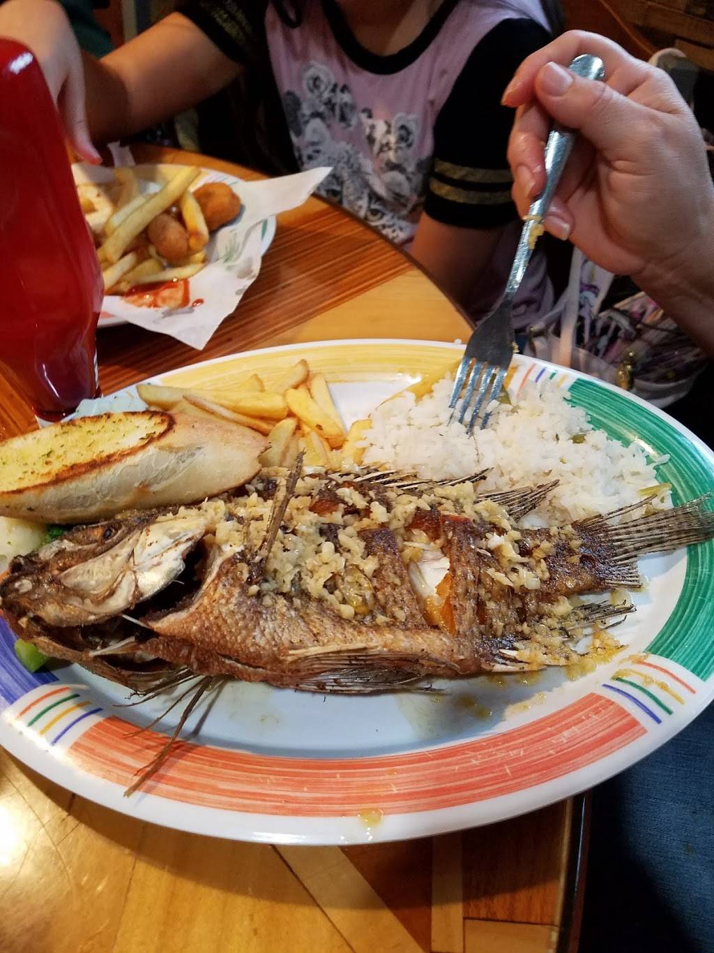 Las Islas Marias | restaurant | 1527 Hillcrest Dr, San Antonio, TX 78228, USA | 2104352000 OR +1 210-435-2000