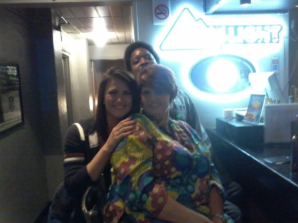 Fox Field Neighborhood Bar and Grille | restaurant | 406 Howard St, Columbia, SC 29205, USA | 8037280420 OR +1 803-728-0420