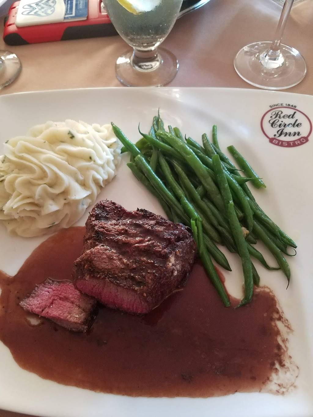 Red Circle Inn and Bistro | restaurant | N44W33013 Watertown Plank Rd, Nashotah, WI 53058, USA | 2623674883 OR +1 262-367-4883