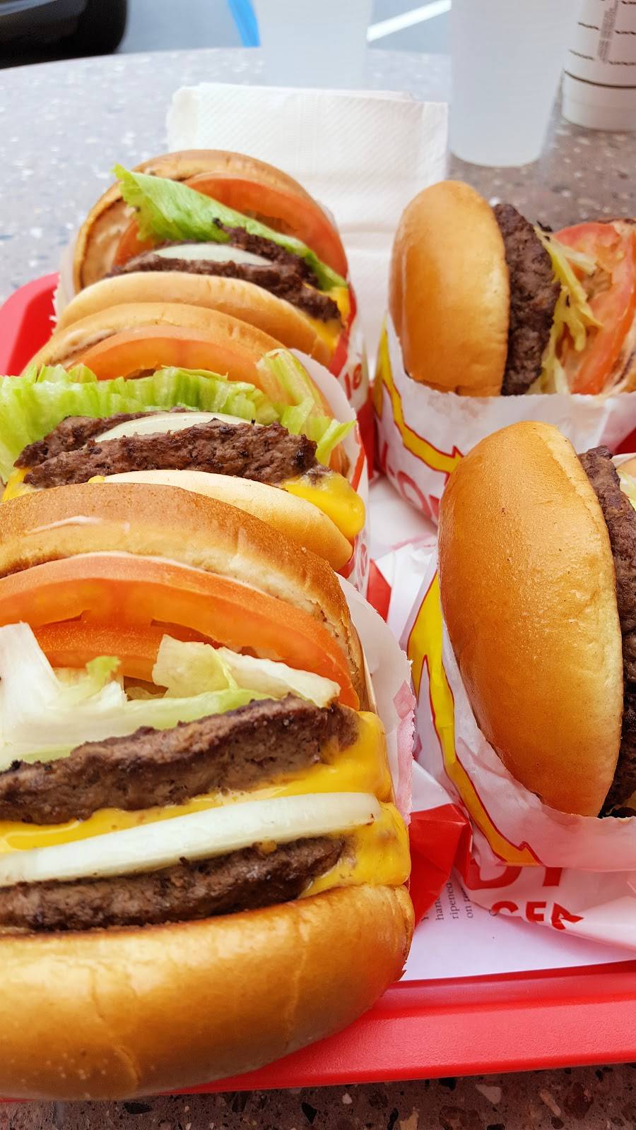 In-N-Out Burger | restaurant | 372 Gellert Blvd, Daly City, CA 94015, USA | 8007861000 OR +1 800-786-1000