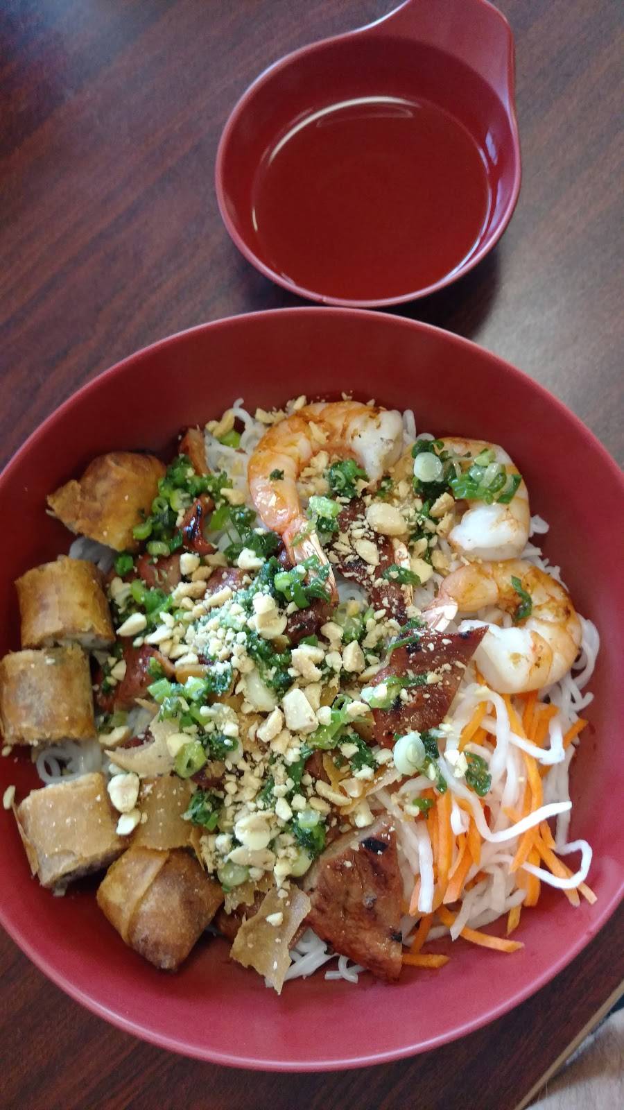 Vietnamese Cuisine And Sushi | restaurant | 3118 53rd Ave E, Bradenton, FL 34203, USA | 9412243229 OR +1 941-224-3229