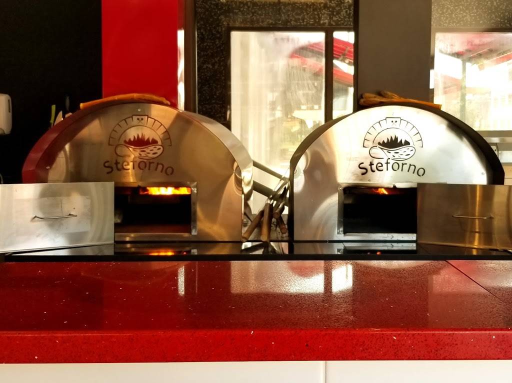 Steforno La Fabrique | restaurant | 514 Rue Lindsay, Drummondville, QC J2B 1H4, Canada | 8198503226 OR +1 819-850-3226