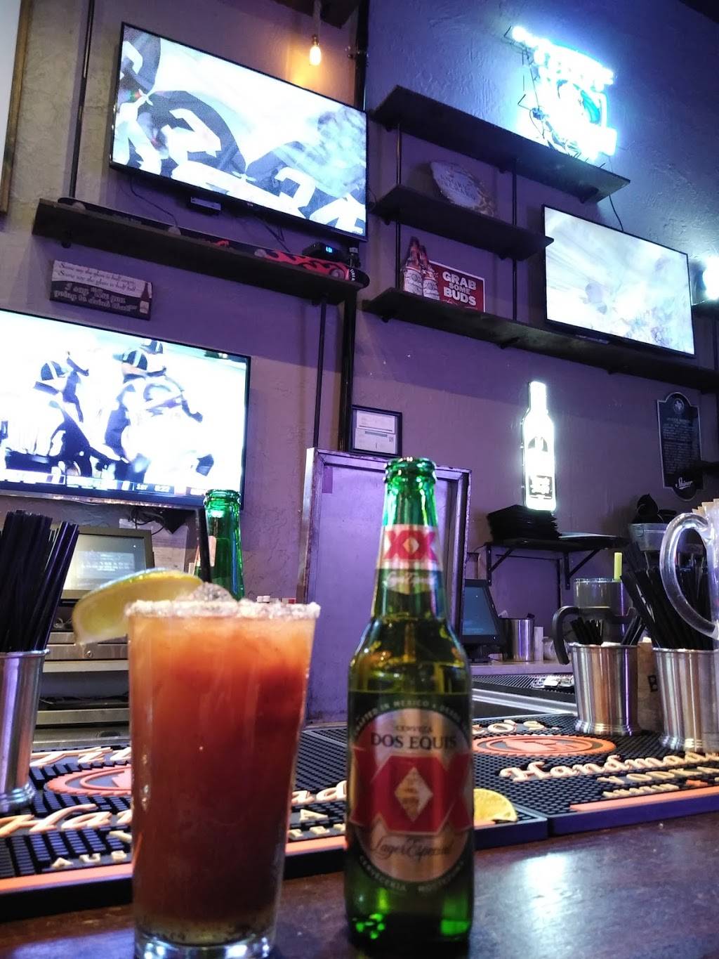 Landmark Bar & Kitchen | restaurant | 3008 Bledsoe St, Fort Worth, TX 76107, USA | 8179841166 OR +1 817-984-1166