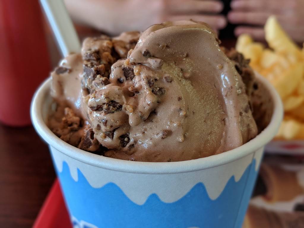 Fosters Freeze | restaurant | 78 Serra Way, Milpitas, CA 95035, USA | 4082624272 OR +1 408-262-4272