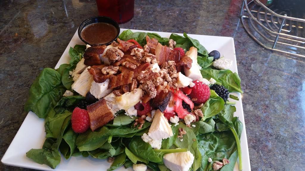 Newtons Paradise Cafe | cafe | 128 E 4th St, Waterloo, IA 50703, USA | 3192340280 OR +1 319-234-0280