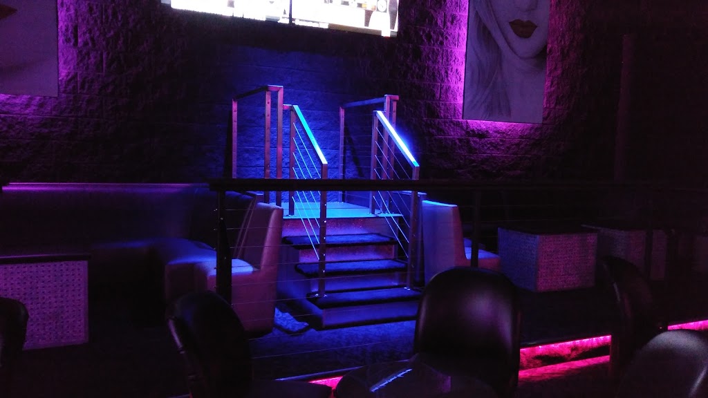 The Gold Room Chicago Gentlemens Club | restaurant | 3815 W Lake St, Stone Park, IL 60165, USA | 7083751111 OR +1 708-375-1111