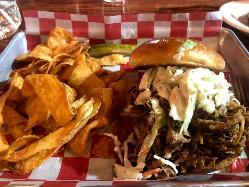 Smokeys Bar-B-Que House | restaurant | 7020 Grand Geneva Way, Lake Geneva, WI 53147, USA | 2622493400 OR +1 262-249-3400