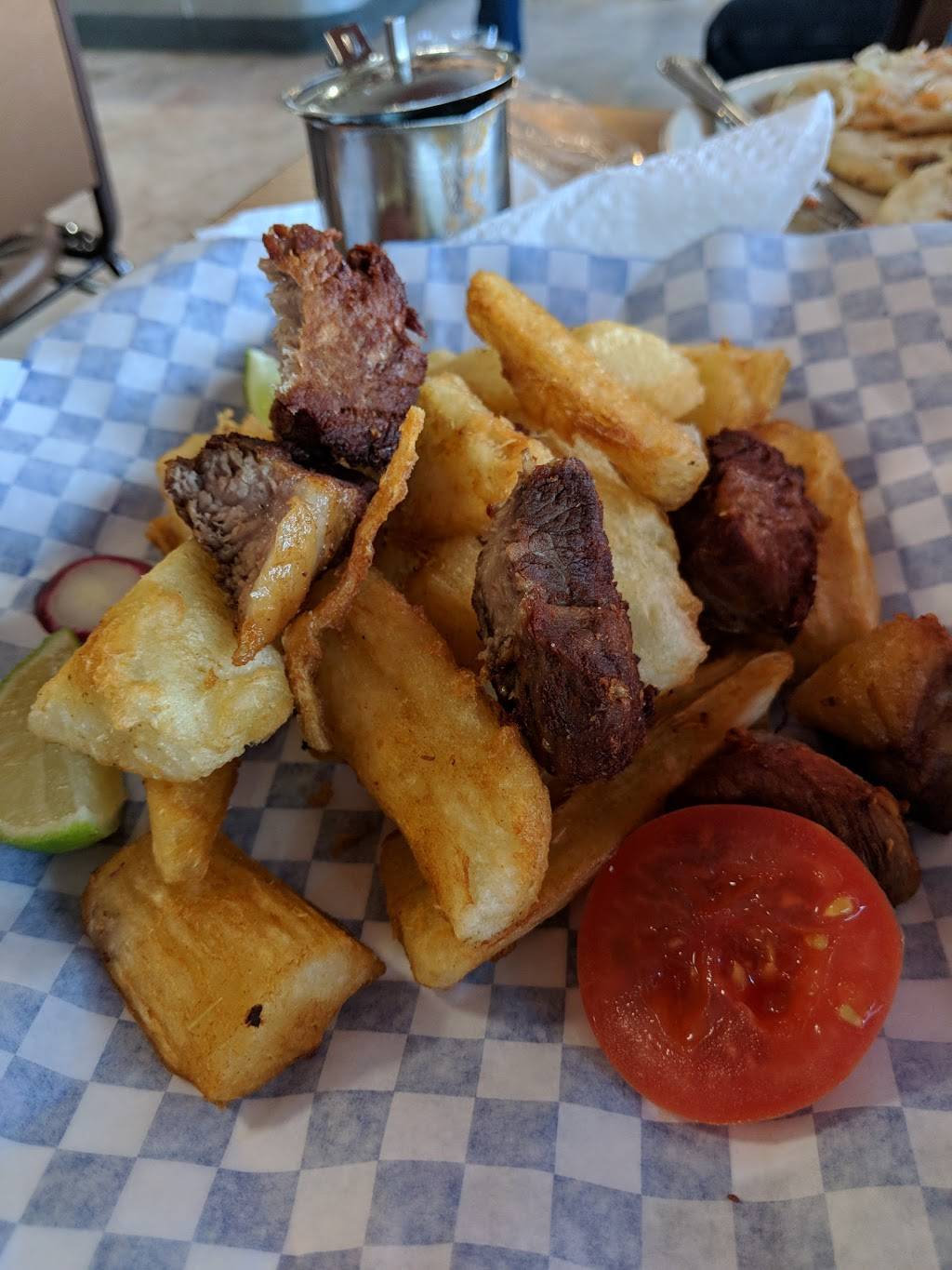 Mama Rosas Pupuseria | restaurant | 5813, 3631 Hillcroft Street, Houston, TX 77057, USA | 8324264322 OR +1 832-426-4322