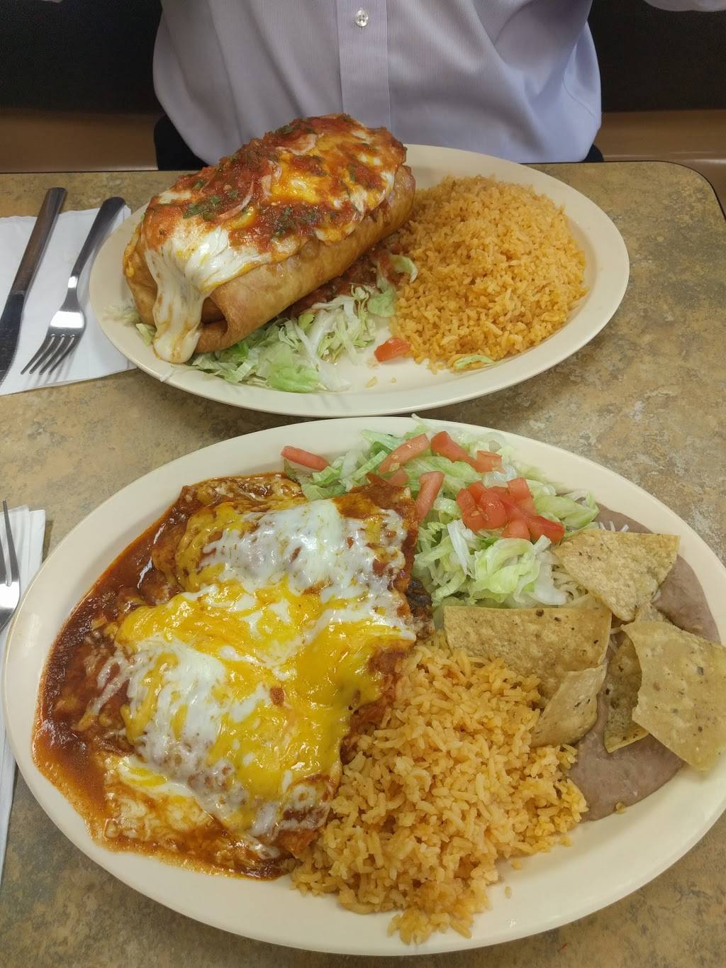 Steak Burrito | restaurant | 84 Stratford Dr, Bloomingdale, IL 60108, USA | 6308947070 OR +1 630-894-7070