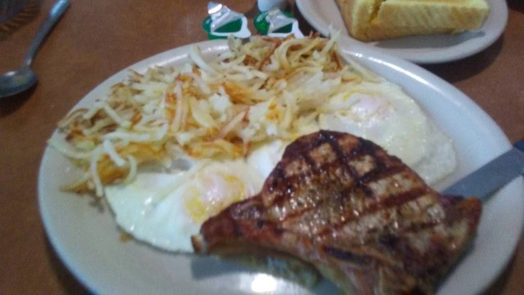 Hub Room | restaurant | 1775 Bellefontaine St, Wapakoneta, OH 45895, USA | 4197382550 OR +1 419-738-2550