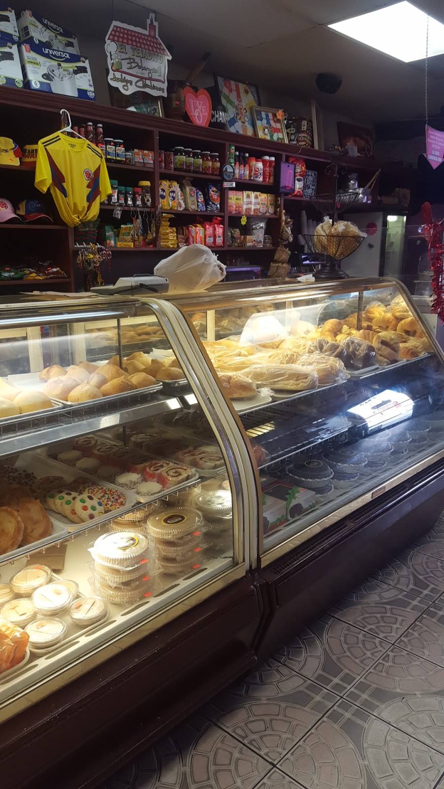 El Tejadito Bakery | restaurant | 5691 SW 137th Ave, Miami, FL 33183, USA | 3053826588 OR +1 305-382-6588