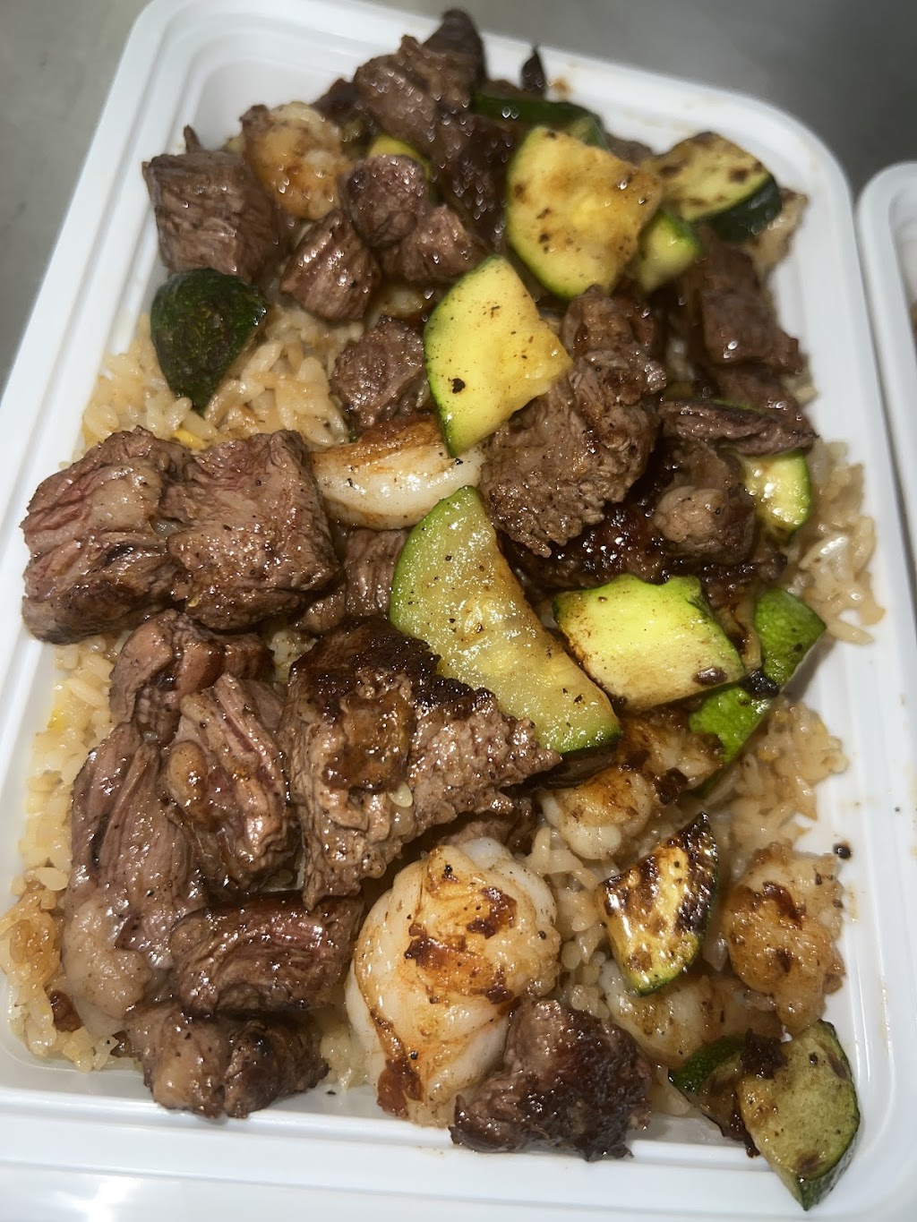 Hoodbachi Grill | restaurant | 21509 Fenkell Ave, Detroit, MI 48223, USA | 3139465581 OR +1 313-946-5581