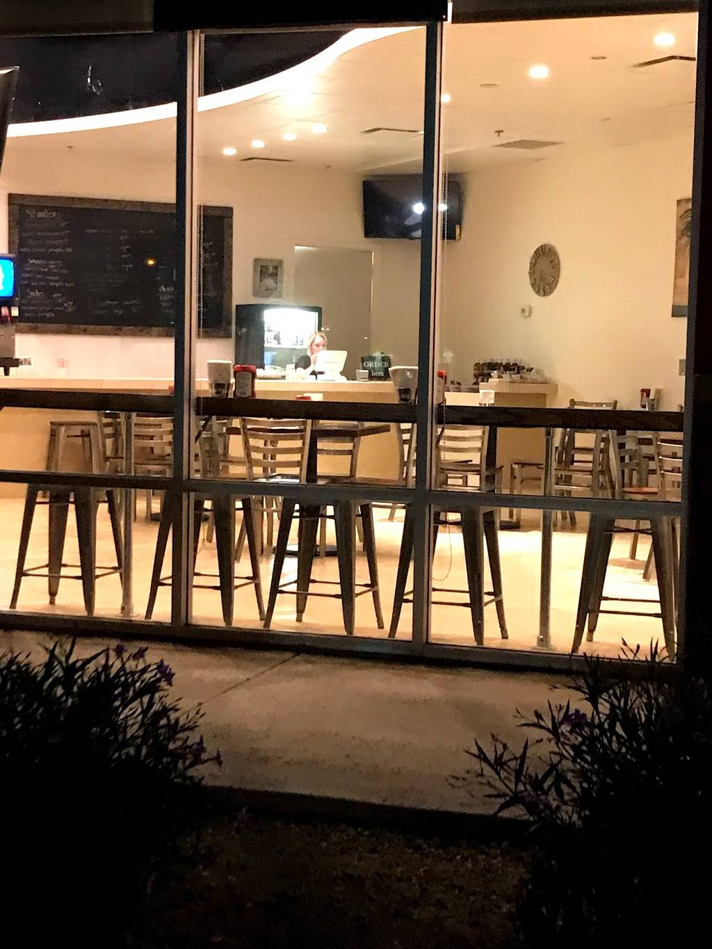 Shorty And Wags Original Chicken Wings | restaurant | 860 E Warner Rd, Gilbert, AZ 85296, USA | 4805070910 OR +1 480-507-0910