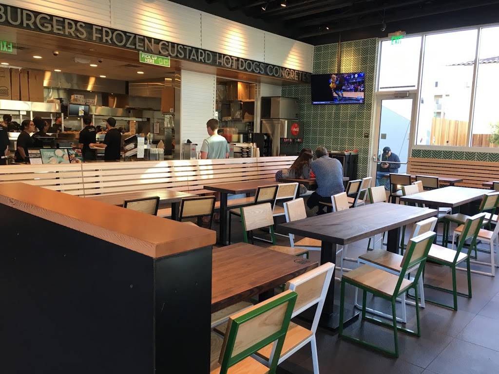 Shake Shack | restaurant | 2008 India St, San Diego, CA 92101, USA | 6193313958 OR +1 619-331-3958