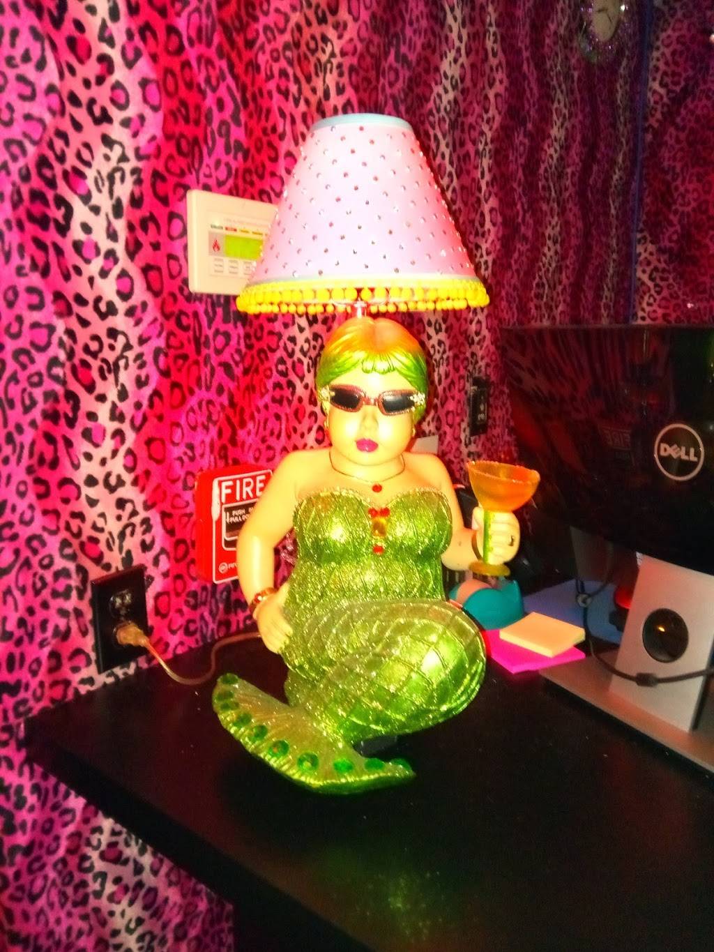 Lips Drag Queen Show Palace, Restaurant & Bar | night club | 1421 E Oakland Park Blvd, Fort Lauderdale, FL 33334, USA | 9545670987 OR +1 954-567-0987