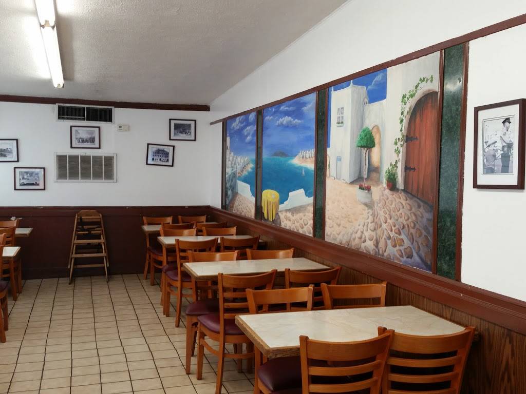 Phils Charbroiled Burgers | restaurant | 835 E 3rd St, San Bernardino, CA 92410, USA | 9098840564 OR +1 909-884-0564