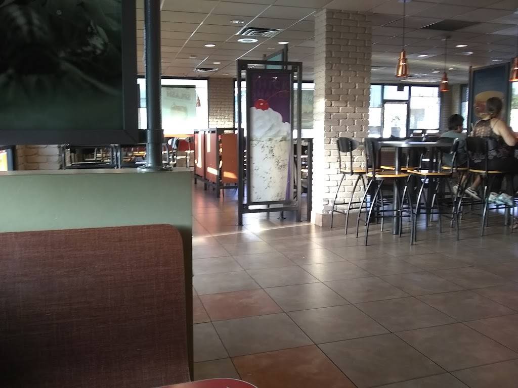 Jack in the Box | restaurant | 495 N D St, San Bernardino, CA 92401, USA | 9098894984 OR +1 909-889-4984