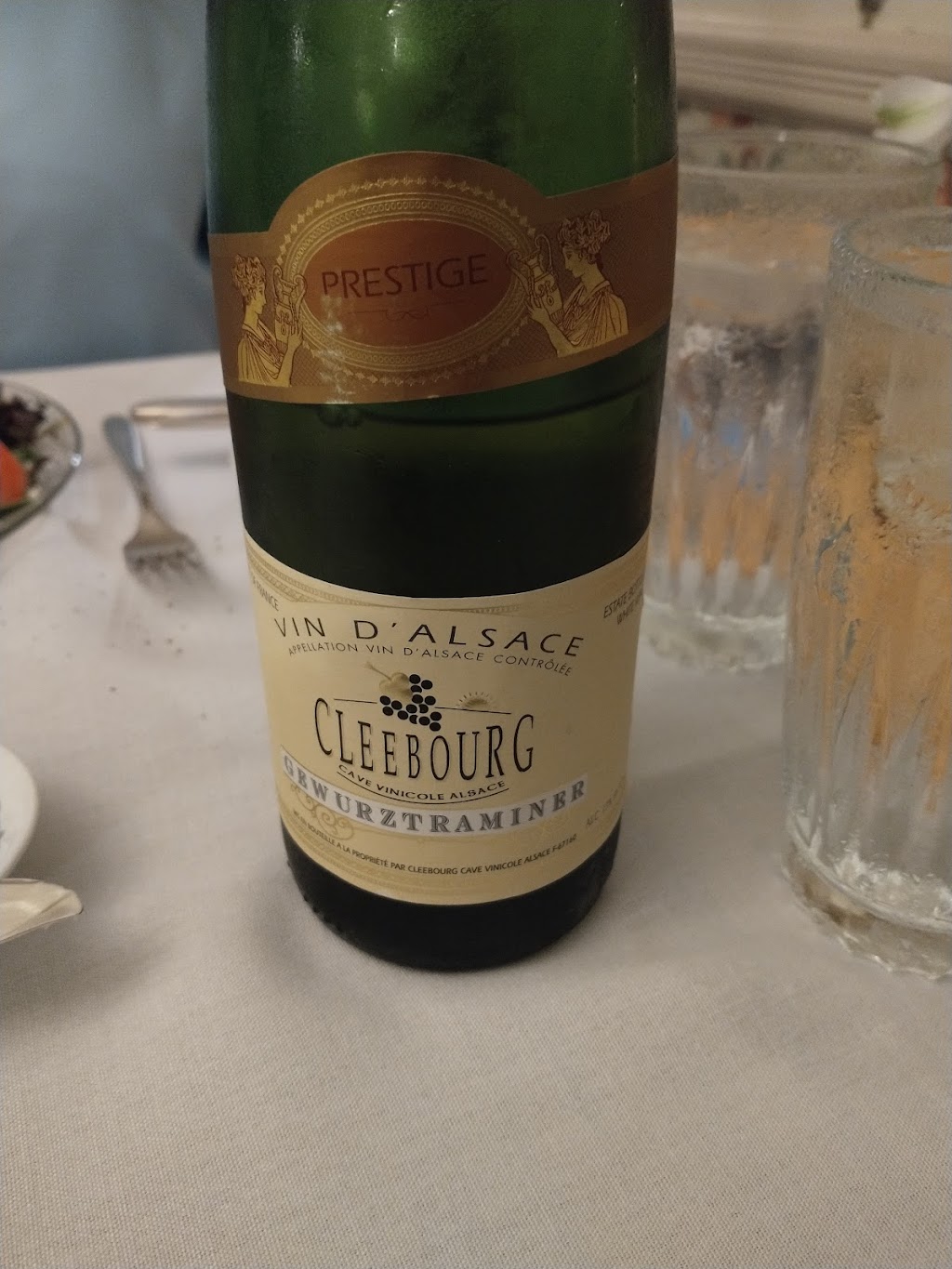 Le Petit Chablis | restaurant | 512 Royal Gorge Blvd, Cañon City, CO 81212, USA | 7192693333 OR +1 719-269-3333