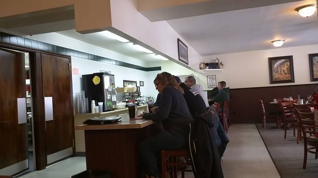 Hometown Diner LLC | restaurant | 43 Mall Way, West Sand Lake, NY 12196, USA | 5186743490 OR +1 518-674-3490